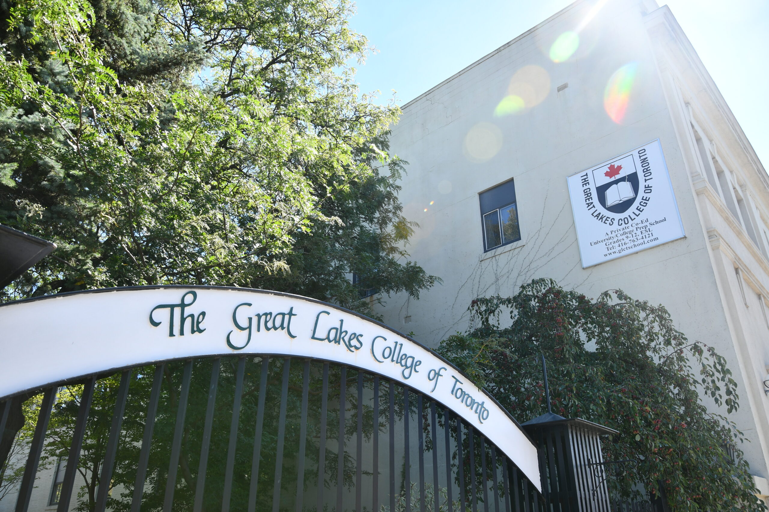 School Campus Private high school in Toronto – front view of campus for international students.